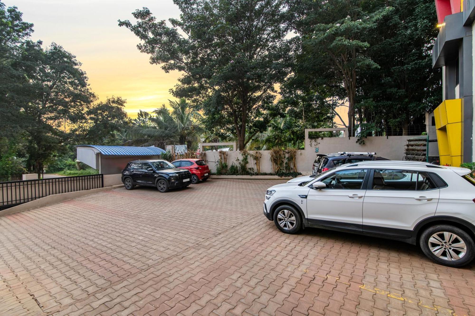 Sterling Yelagiri Hotel Exterior photo