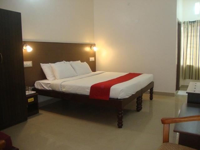 Sterling Yelagiri Hotel Room photo